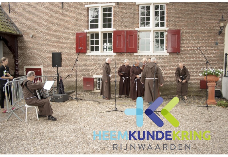 12 -7-2015 Onthulling grafsteen Herwen Coll. P.Snip- HKR (19)